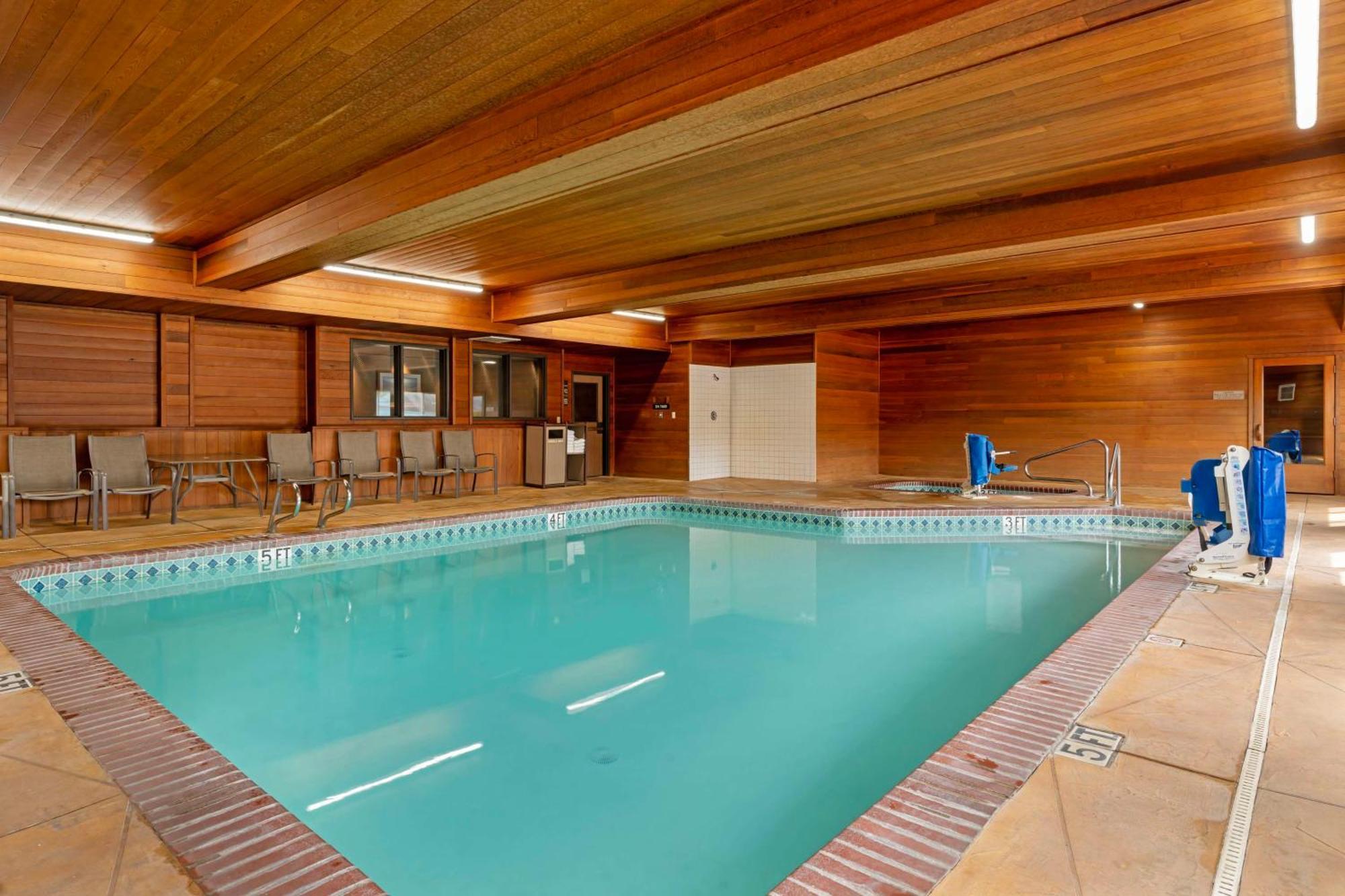 Best Western Cascade Inn & Suites Траутдейл Экстерьер фото